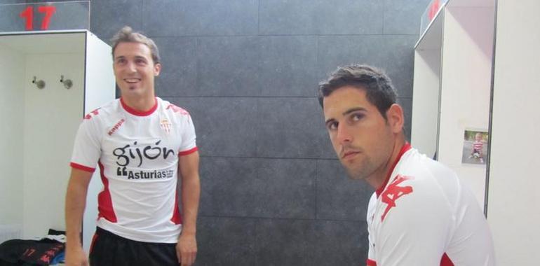 El Sporting presenta la nueva equipación en El Molinón