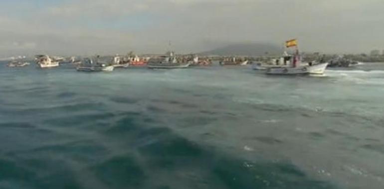 Los pescadores gaditanos regresan a puerto tras realizar su protesta ante Gibraltar