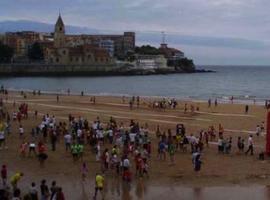 Francisco López y Samira Mhamdi, ganadores de la XX Carrera Nocturna Playa San Lorenzo