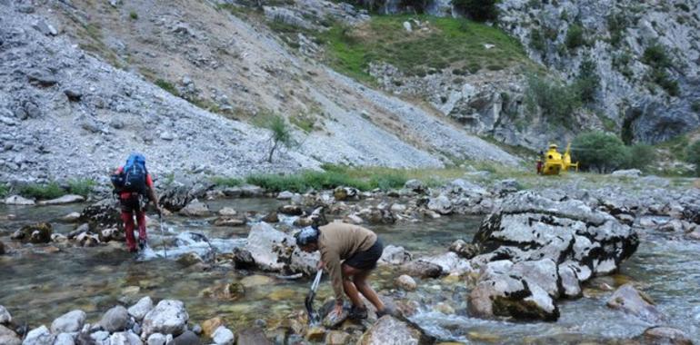 Rescatado un montañero, en peligro por agoramiento, en la ruta del Cares