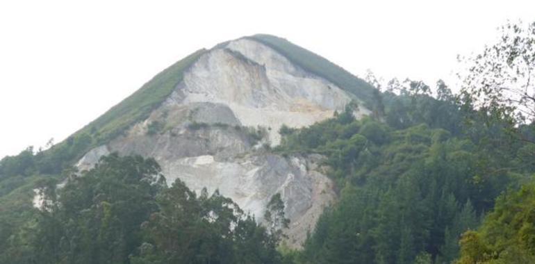 Denuncian irregularidades y falta de inspección en la cantera de Fuentes, Arriondas