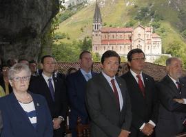 Javier Fernández llama a \"pelear unidos para avanzar hacia la Asturias que deseamos\"