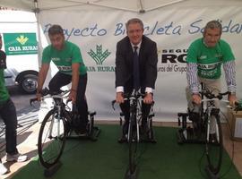 Pedaleo solidario en el Fane Zone Caja Rural de Asturias y Seguros RGA durante la Vuelta