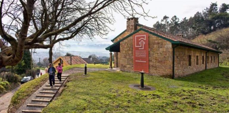 El Centro Prerrománico ofrece visitas en inglés, francés y asturiano para escolares 
