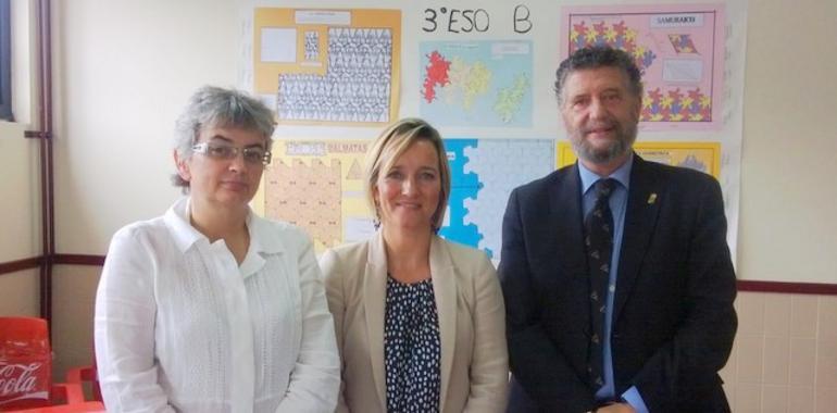  La consejera inaugura el curso de Secundaria en el IES Galileo Galilei, en Navia