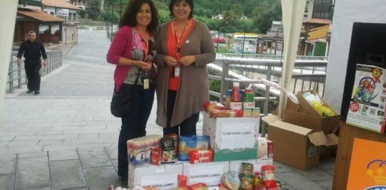 La Concentración de Vespas y Lambrettas dona más de 400 kilos de alimentos a Llanes Ayuda Solidaria
