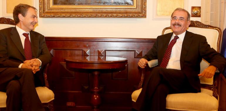 Presidente dominicano recibe a expresidente español Rodríguez Zapatero