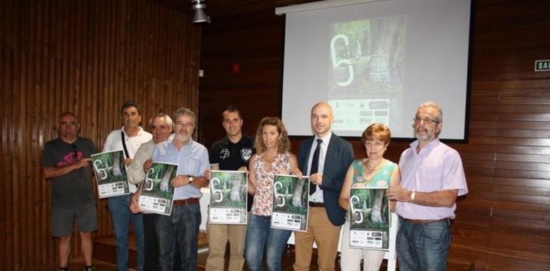 Aller celebra el Día del Senderismo en la ruta de los Megalitos de El Padrún 