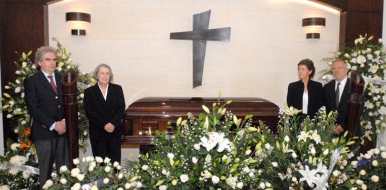 Álvaro Mutis enriqueció la narrativa y la poesía de nuestro continente: Rafael Tovar y de Teresa