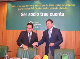 Los socios del Centro Asturiano de Oviedo, VIPS en la Caja Rural
