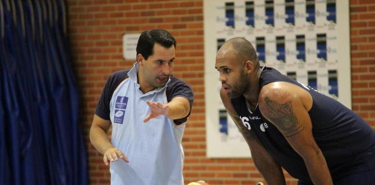 Kyle Rowley, no seguirá en el Oviedo Baloncesto