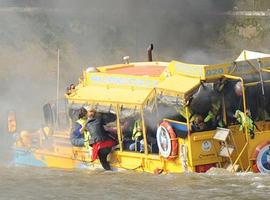 Un barco en llamas en el Támesis puso en peligro la vida de 30 pasajeros