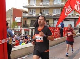 Xuan Xosé Sánchez Vicente correrá mañana la IX Carrera del Xurásicu