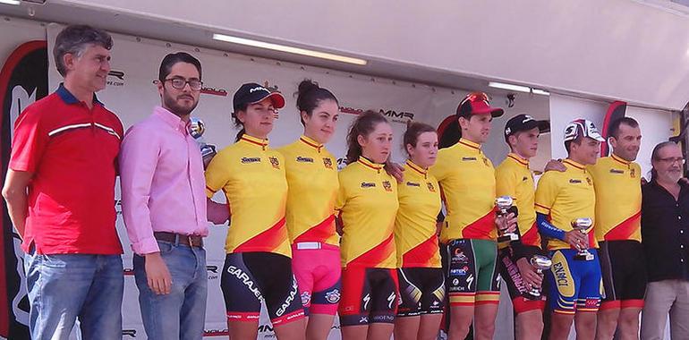 Victoria de la asturiana Aida Nuño y Aitor Hernández en el ciclocross de Oviedo 