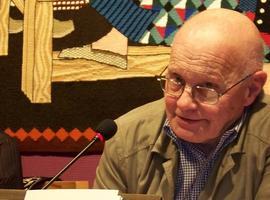 El Premiu Nacional de Poesía 2013 fala gallegu