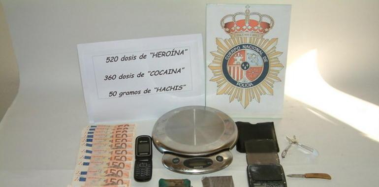 Detenido matrimonio vecino de la localidad de Las Vegas, Corvera, por presunto tráfico