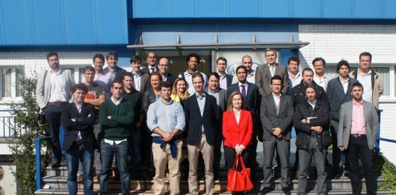 Jóvenes empresarios conocen las instalaciones de CAPSA en Llanera