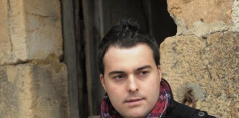 Fernando Valle Roso presenta su Camín dAyures en Tierra Astur de colloto