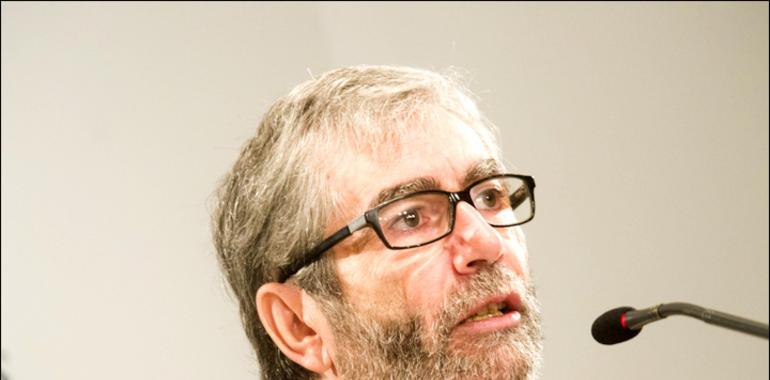Muñoz Molina califica de vergonzosa obra teatral la política educativa 
