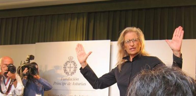 Para Leibovitz sería "un honor" fotografiar a los Príncipes como hizo con la Reina Isabel II