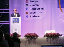 Monago (PP) reprende al premio de las Letras Muñoz Molina por hablar de la crisis 