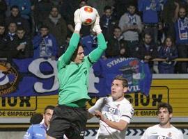 El Real Oviedo recupera el liderato