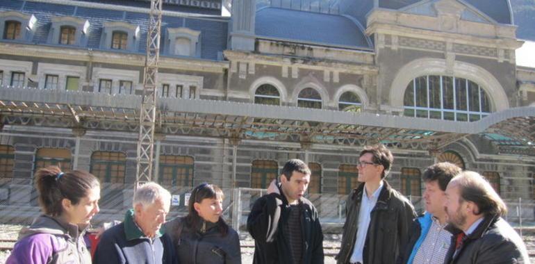 Homenaje a los cientos de judíos que escaparon de los nazis por la estación de Canfranc