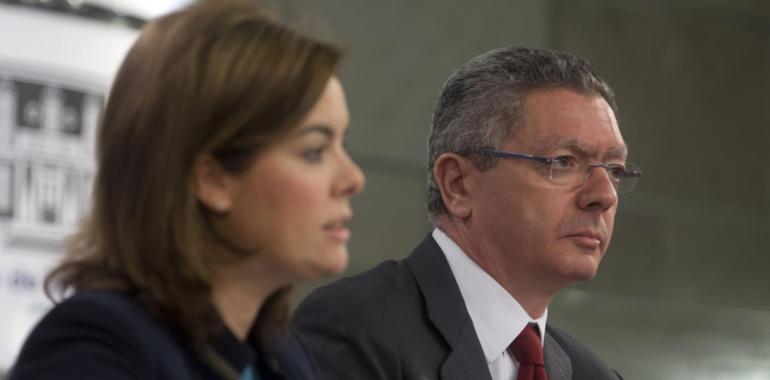 El Gobierno continúa la privatización del Estado y faculta a notarios y registradores para casar y divorciar