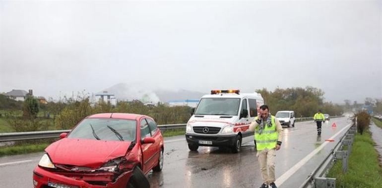 La lluvia causa numerosos accidentes en las carreteras asturianas 