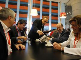 Rubalcaba se reúne con Javier Fernández, Pere Navarro y Susana Díaz antes de la conferencia