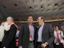 Javier Fernández: \"A los socialistas les importa más la España de las personas que \"la de las banderas\"