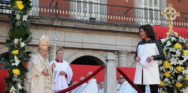 Ana Botella pide por las víctimas del terrorismo y la unidad de la Nación a la Virgen de la Almudena