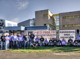 Prosigue la huelga indefinida en Farmastur por la falta de cobro de nóminas