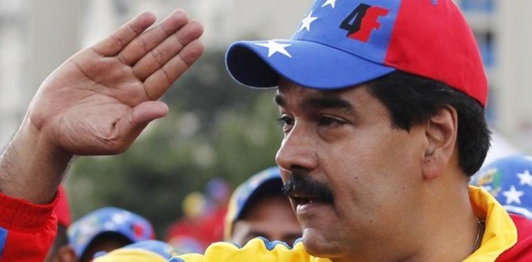Maduro llama en Twiter a incorporar la Milicia Nacional y el Poder Popular