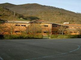 El asturiano, en pie de igualdad en el amagüestu trilingüe del CP Elena Sánchez Tamargo 