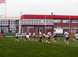 El Sporting comenzó a preparar el partido de Murcia