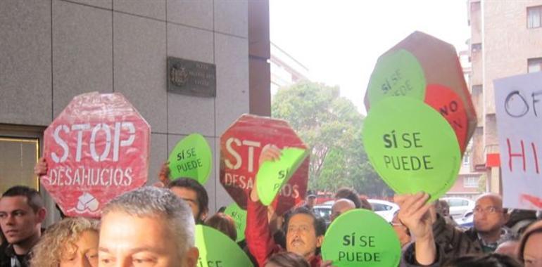 Imputados por el escrache a Maniega acusan al PP de criminalizar a los antidesahucios