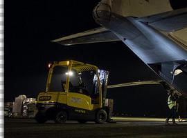 Filipinas: Coches, avionetas, barcos y helicópteros para llegar a las zonas aisladas
