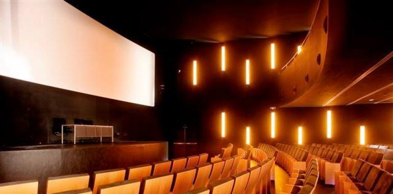Tildan de "cosmopaleto" a Nacho Carballo por castellanizar secciones del Festival de Cine