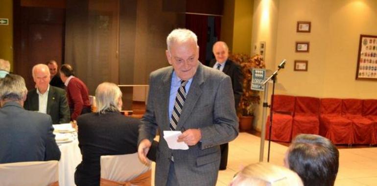Rafael González Crespo honra la cocina de las abuelas en Siero