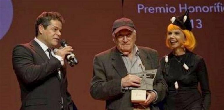 Homenaje en Gijón a Vicente Aranda, Carmelo Gómez y Carmen Frías