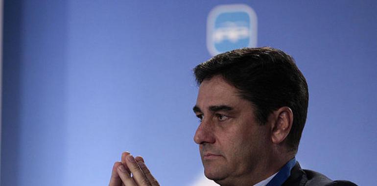 Echániz defiende la "modernización" de la Sanidad pública española en el congreso de NNGG