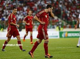 Cazorla abre el camino de la victoria para España