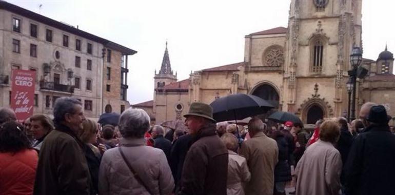 Unas cien personas piden ante la Catedral la prohibición del aborto y su criminalización