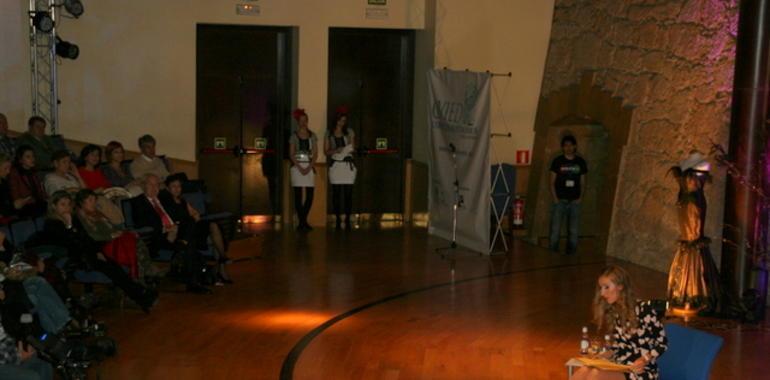 Crónica de clasura del congreso autónomo y I Salón de la moda en Oviedo
