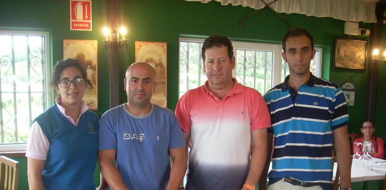 Roberto García y Luis Miguel Rendueles, ganadores del Decathlon Lugones, en Villaviciosa