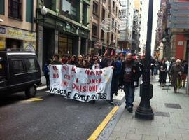 Estudiantes se manifiestan contra la Ley Wert en Gijón
