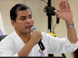 Correa responde a EE.UU. que no necesita \"permiso\" para sus relaciones exteriores