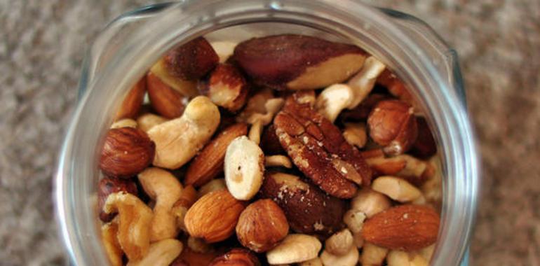 Comer frutos secos reduce la mortalidad en un 20%