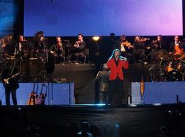 60.000 corearon a El Buki en el Zócalo